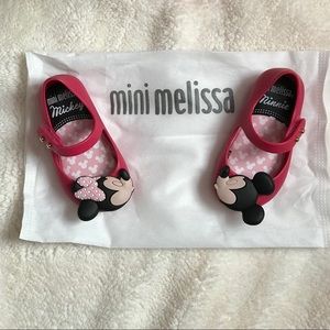 Size 5 Kissing Minnie and Mickey NEW